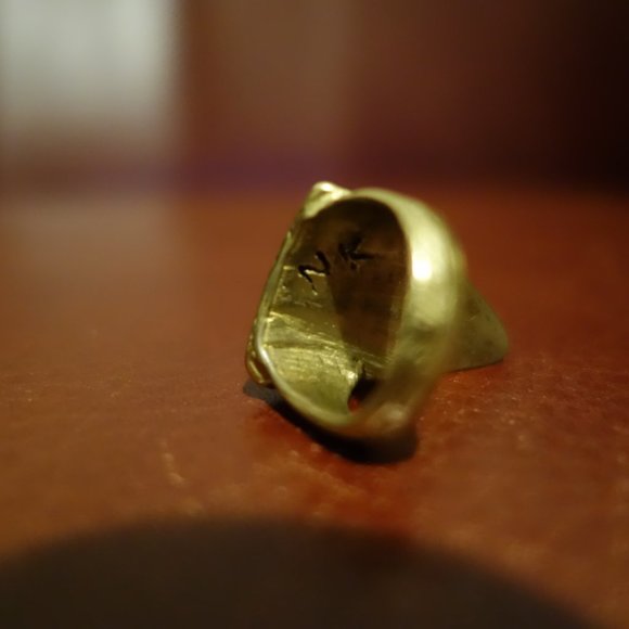 Nettie Kent Slice of Sand ring $154 in textured gold finished brass size 6 w box - Picture 7 of 8